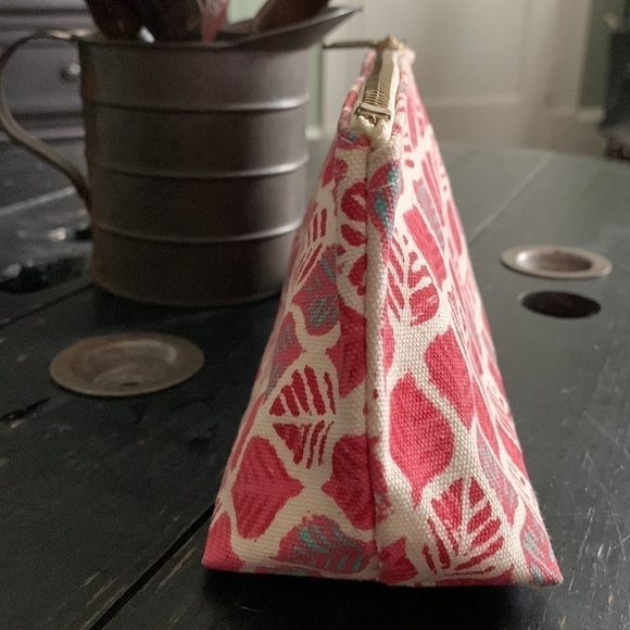 FEED 10 for Clarins Canvas Cosmetic Bag - Picture 4 of 13